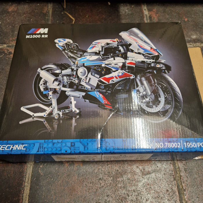 BMW M 1000RR Motorbike Model (1920 stukken) (Retour)