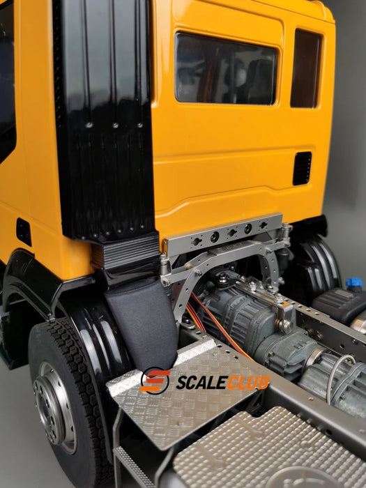 Scaleclub IVECO 6x6 Sattelzugmaschine Roller 1/14 (Metall)