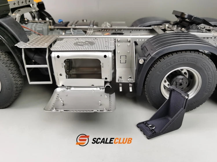 Scaleclub IVECO 6x6 Sattelzugmaschine Roller 1/14 (Metall)