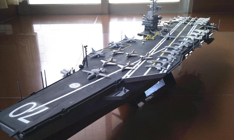 American USS Nimitz Aircraft Carrier 1/500 Model (Plastic) Bouwset upgraderc