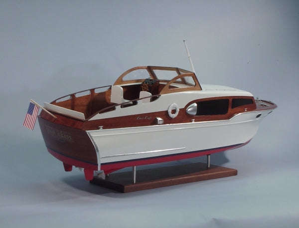 DUMAS 1954 Chris-Craft Commander Express Cruiser 914mm RC-Bootbausatz