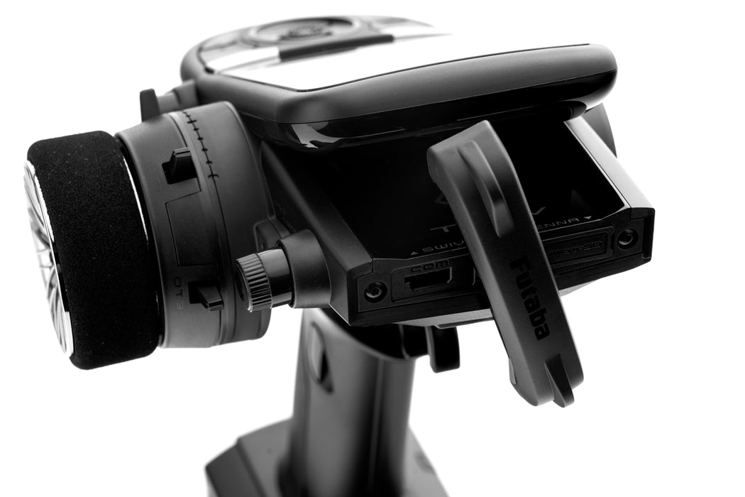 Émetteur de surface Futaba 6PV 6 voies F-4G avec récepteur R404SBS-E