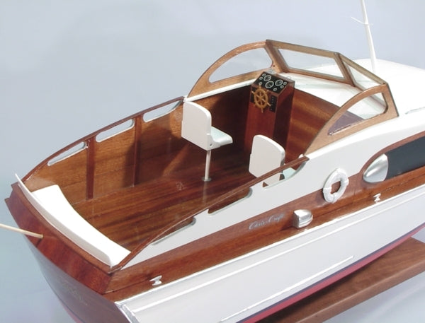 DUMAS 1954 Chris-Craft Commander Express Cruiser 914mm RC-Bootbausatz