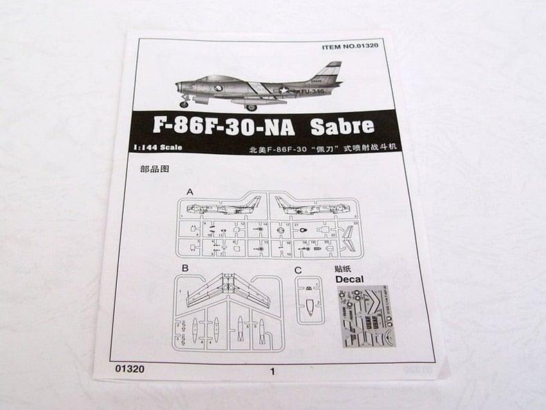 F-86F-30-NA Sabre 1/144 Aircraft Model (Plastic) Bouwset TRUMPETER 