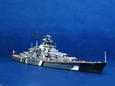 Germany Bismarck 1941 Battleship 1/700 Model (Plastic) Bouwset TRUMPETER 