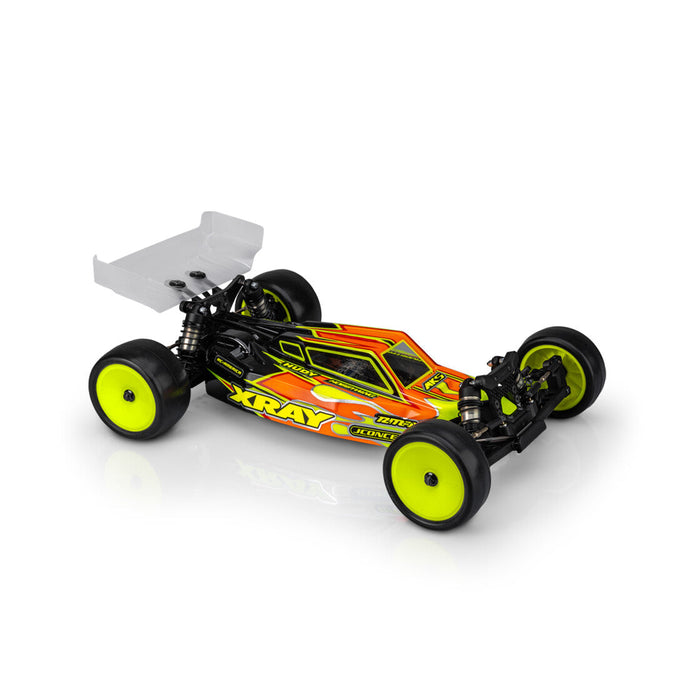 JConcepts S2 XRAY XB2 2025 Karosserie mit Teppich, Kunstrasen, Dirt Wing Leichtbauweise