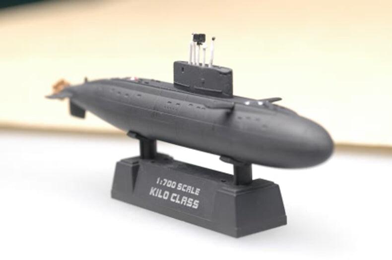Russia SSK Kilo Class Submarine 1/700 Model (Plastic) Bouwset TRUMPETER 