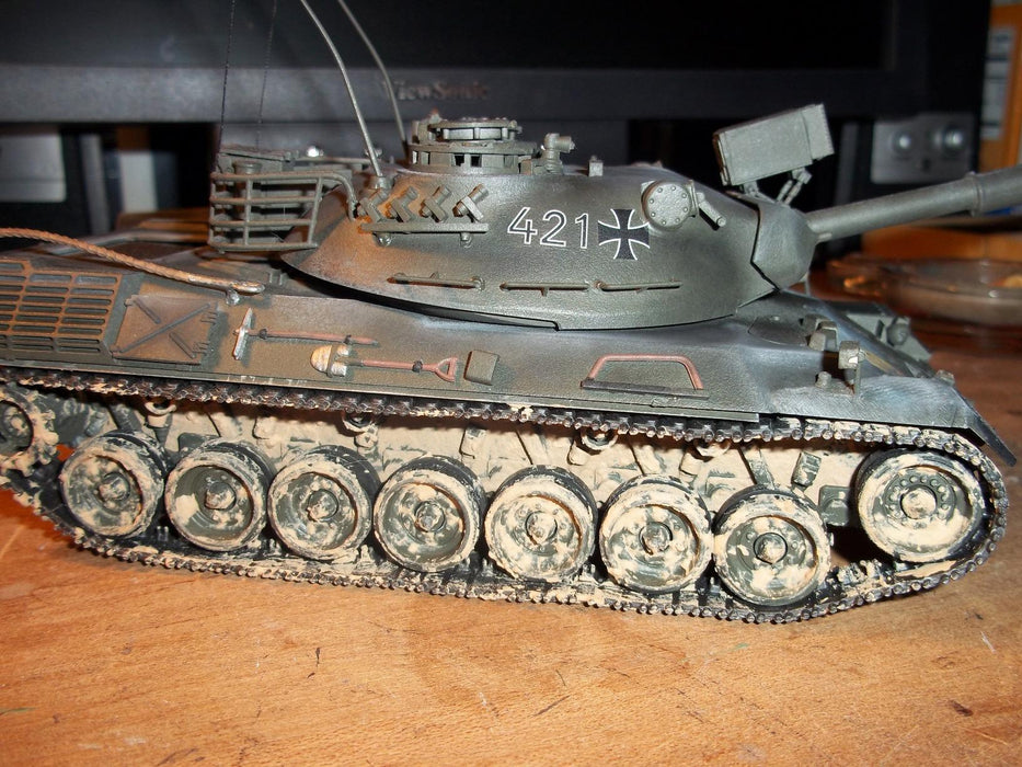 West German Leopard Medium Tank 1/35 Model (Plastic) Bouwset Tamiya 
